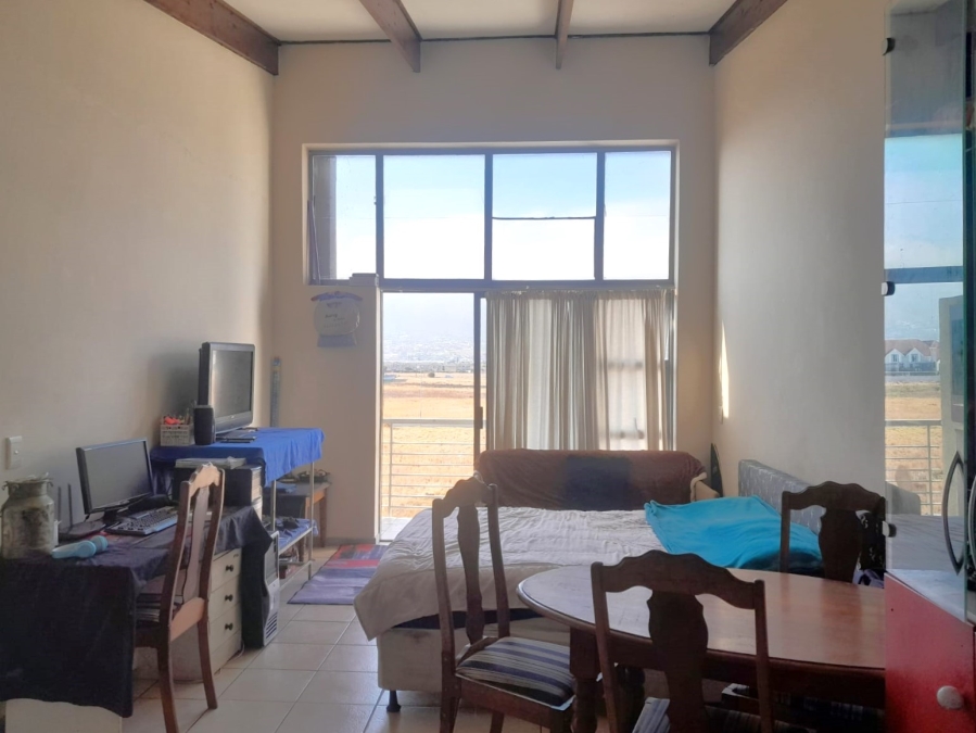 2 Bedroom Property for Sale in Whispering Pines Western Cape